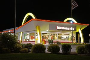 McDonald’s E. coli Outbreak Kills 1, Sickens 104