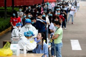 China Accepts WHO Help as Coronavirus Deaths Hit 900