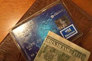 For New Graduates, First Credit Card Builds Score for Future Needs