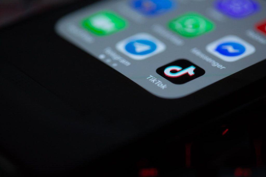 Dads TikTok advice videos helped save his daughters life after cancer