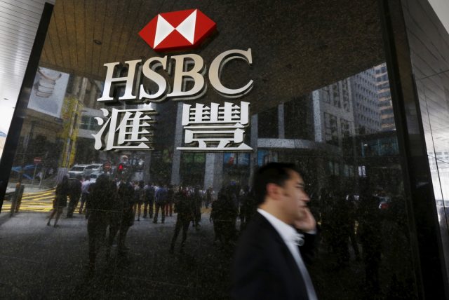 Hsbc 2016 Foreign Exchange Scandal Traders working on the floor of a busy foreign exchange market