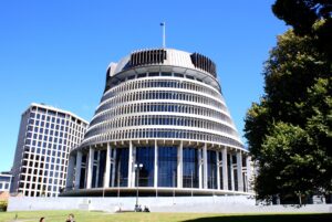 Economist warns mandatory KiwiSaver would remove savers’ exit options