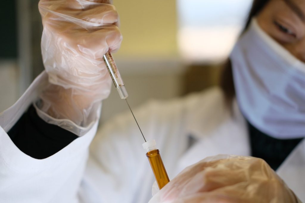 Hapten-Based Vaccine Trains Antibodies to Target Conserved Signature