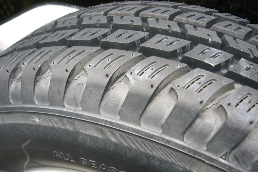 Tire pollution compound linked to Alzheimers-like brain changes