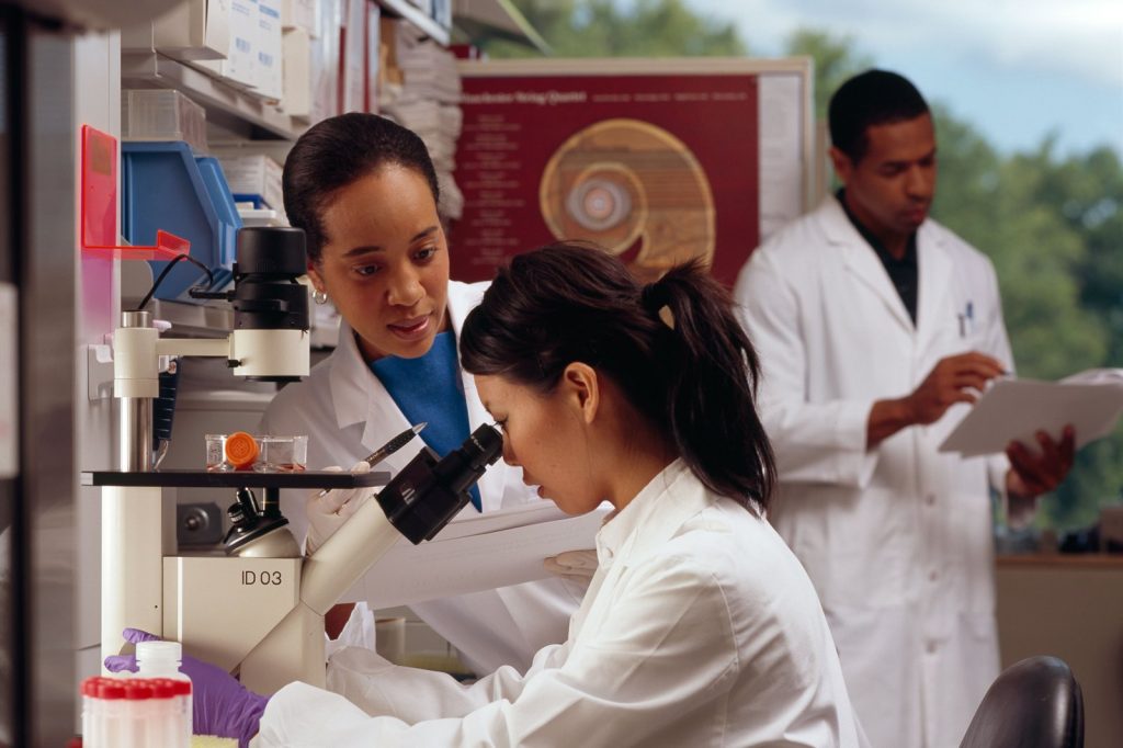 Study finds modified vitamin B12 compound targets glioblastoma treatment resistance