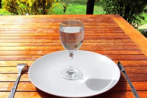 Study Suggests Drinking Water With Meals May Lead To Overeating