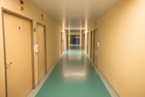 NHS report: 300 weekly deaths linked to emergency room wait times