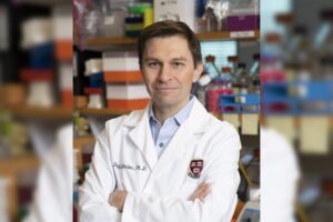 Harvard’s Sinclair Tests Resveratrol, NAD+ in Aging Study