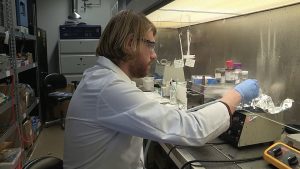 Study Links Alcohol Flush Gene to Increased Alzheimer’s Risk in East Asians